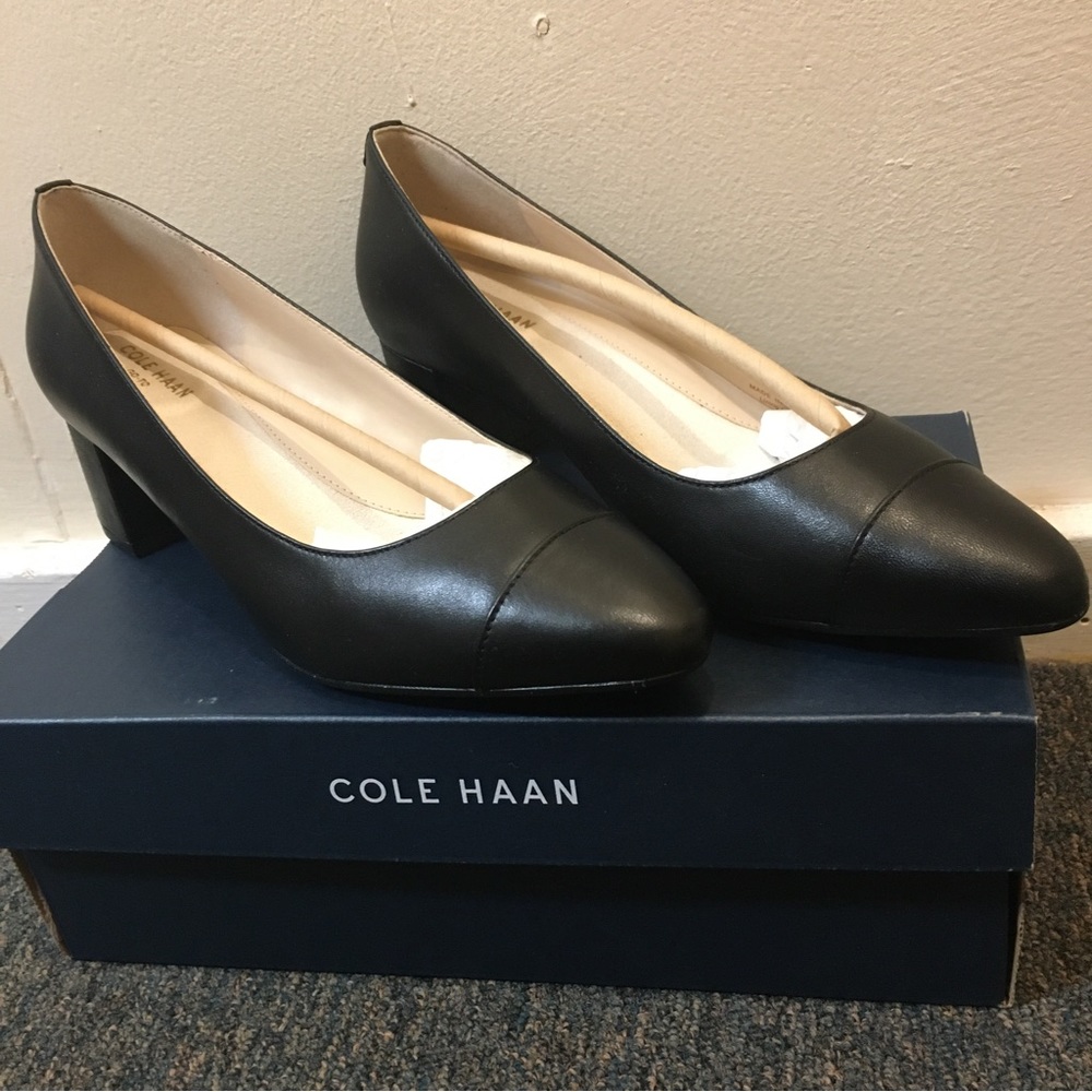 COLE HAAN black pumps. Go to pump.
